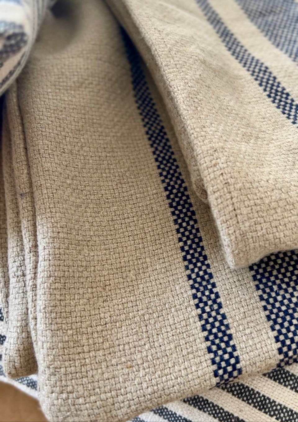 'Montblanc' Rustic Navy Stripe Linen Ovengloves