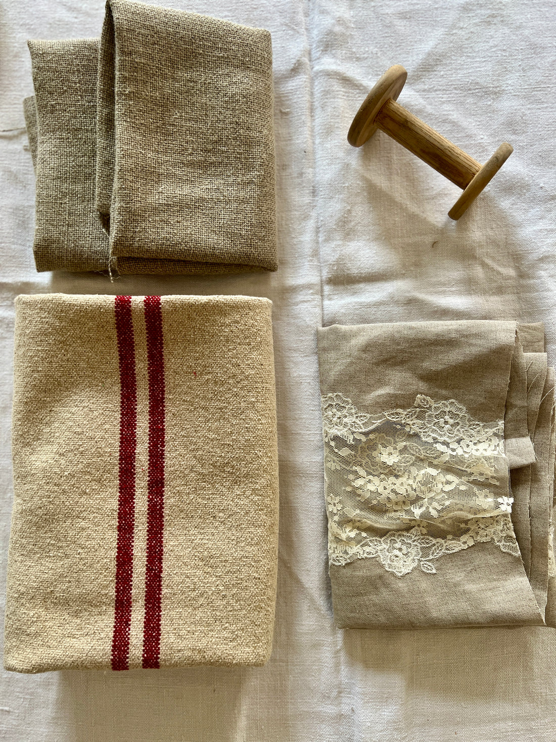 Rustic Kitchen Set – Red Stripe & Country Linen