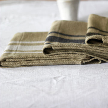 'Montblanc' Rustic White Stripe Slubby Linen Ovengloves