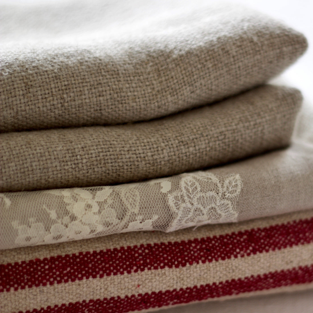 Rustic Kitchen Set – Red Stripe & Country Linen