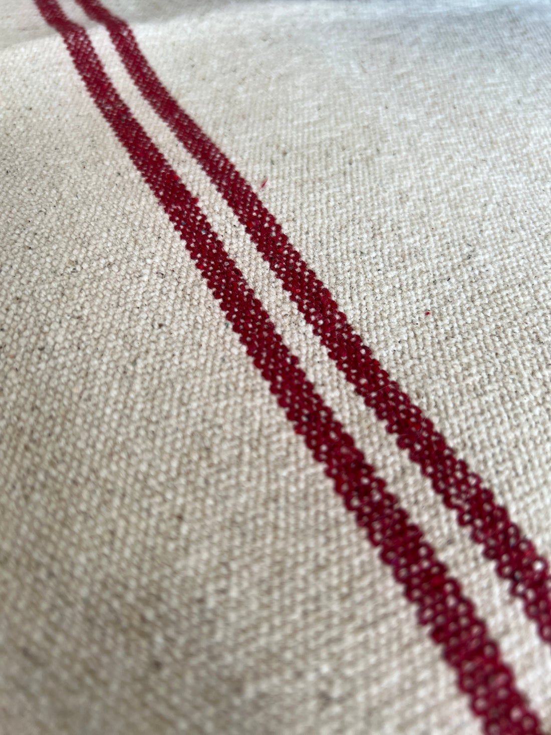 Rustic Red Stripe Grainsack Tablerunner