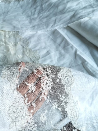 Woven French Embroidered Lace Linen - Off White