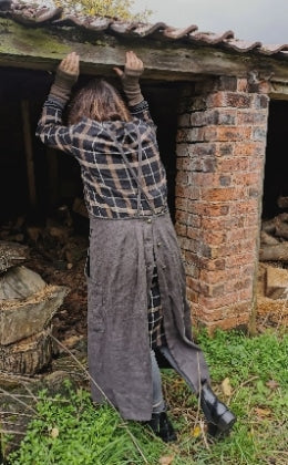 French Linen Traditional Crossback Apron