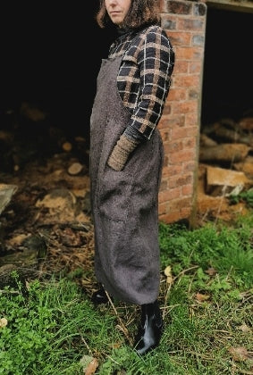 French Linen Traditional Crossback Apron