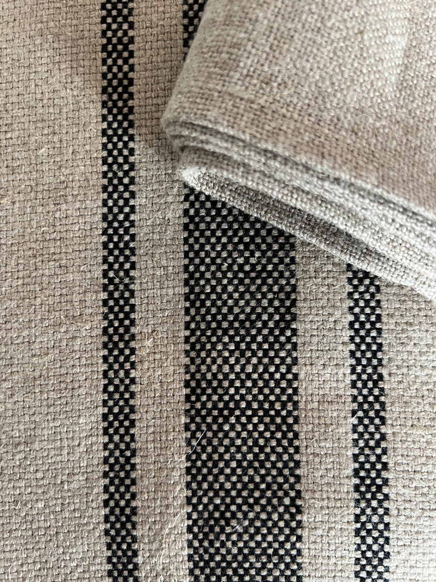 Rustic 'Montblanc' Black Stripe Linen Tablerunner